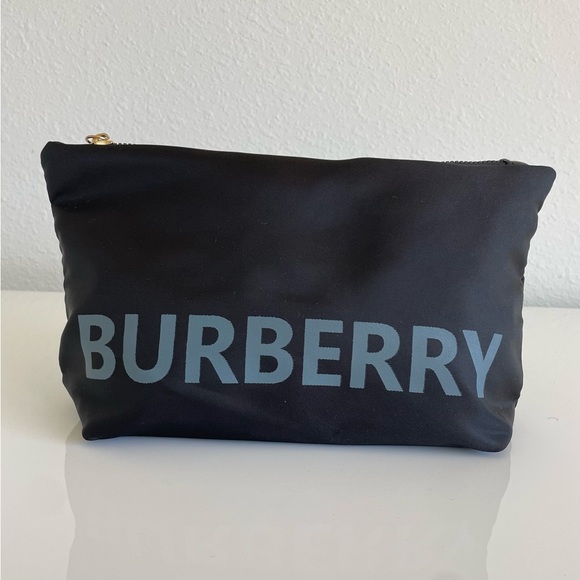 BURBERRY 💯 Authentic Cosmetic Zippered Pouch ☆ Priced to Sell 💲 - Picture 8 of 12